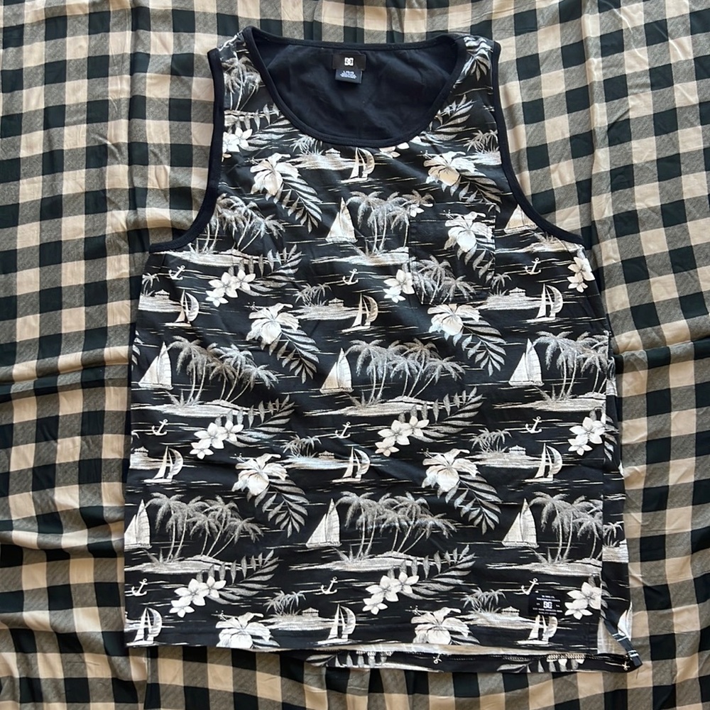 DC shoes tropical tank top